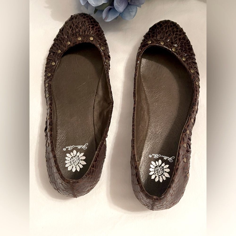 Timeless! Yellow Box subtle-leopard print flats! - Picture 9 of 14